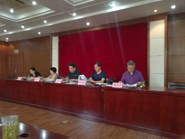 中层干部学习会1.jpg 中层干部学习会1.jpg